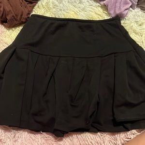 Black pleated tennis skirt